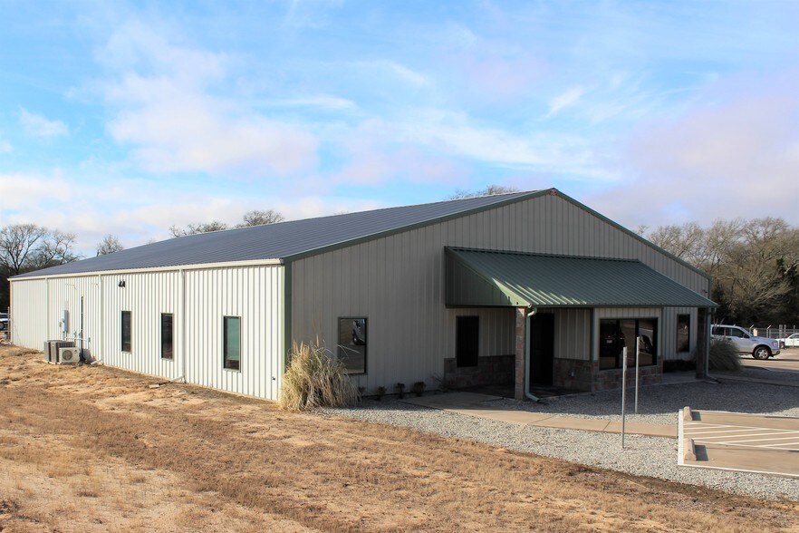 More Photos Of 340 Industrial Park Dr, Fairfield Warehouse For Sale