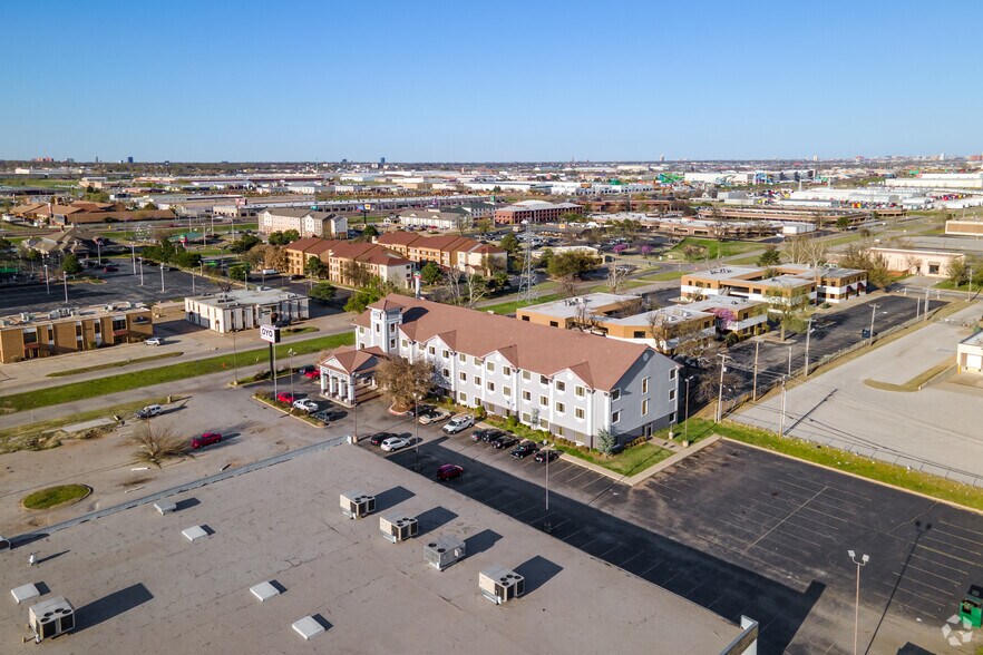 More Photos Of 4400 Highline Blvd, Oklahoma City Hotel For Sale