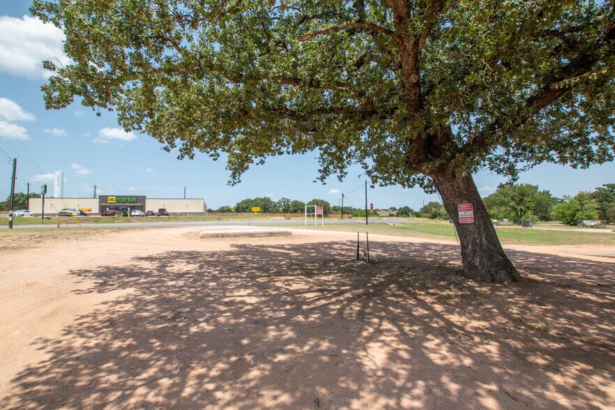More Photos Of 2929 TX-261, Buchanan Dam Land For Sale