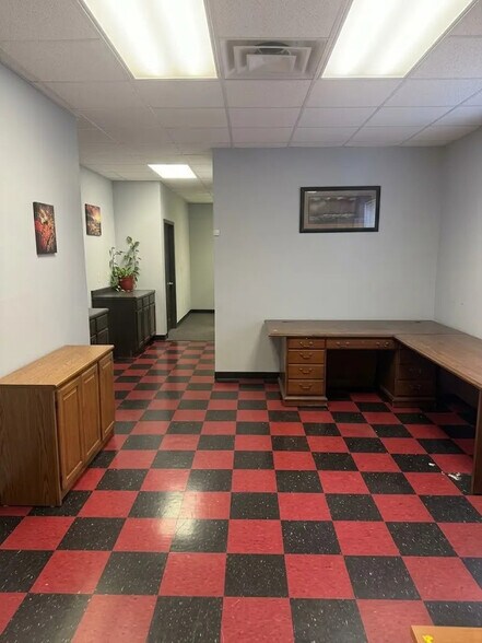 More Photos Of 1424 Veterans Dr, Conyers Flex For Lease