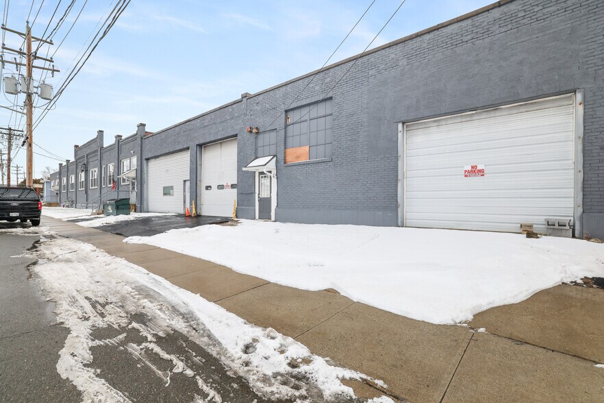 More Photos Of 105-119 Sprague Ave, Middletown Manufacturing For Sale