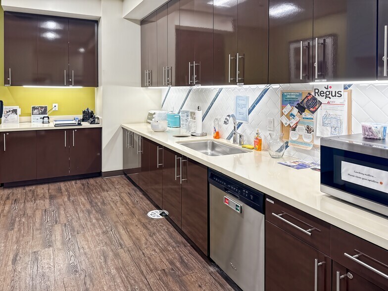 More Photos Of 1910 S Stapley Dr, Mesa Medical For Lease