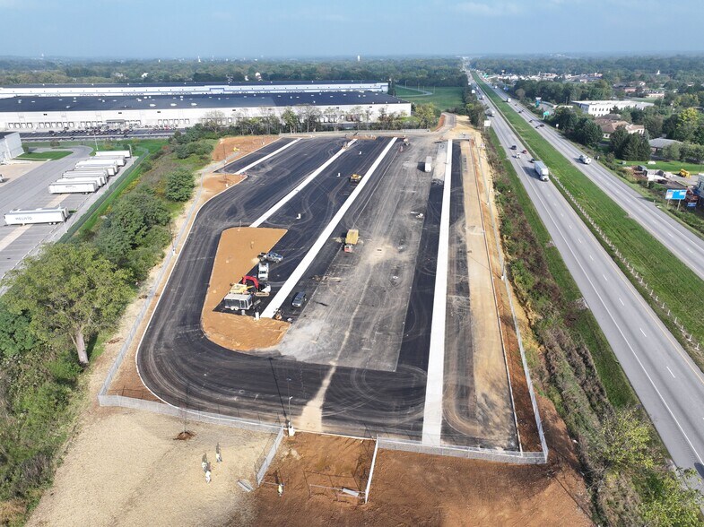 More Photos Of 100 Logistics Dr, Carlisle Truck Terminal For Lease