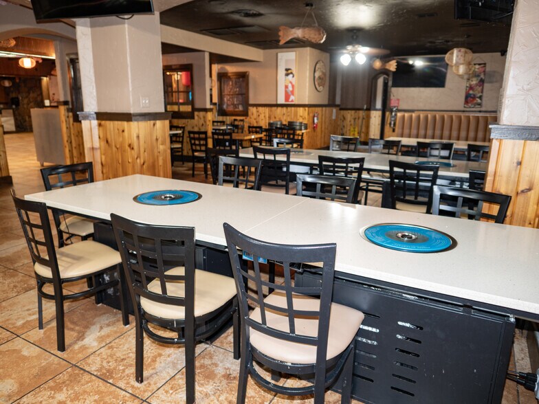More Photos Of 4904 N Navarro St, Victoria Restaurant For Sale