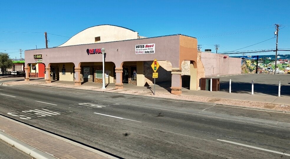 More Photos Of 213 W Hobsonway, Blythe Office Residential For Sale