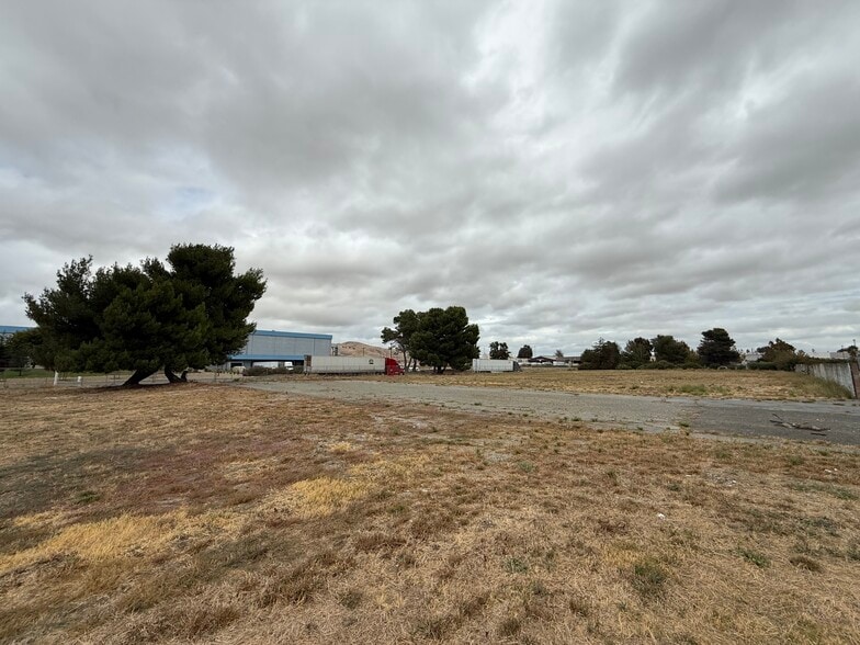 More Photos Of 2100 Huntington Dr, Fairfield Land For Lease