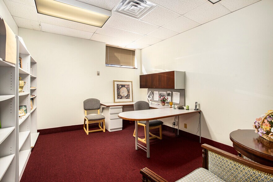 More Photos Of 135 N Church St, Kalamazoo Office Residential For Sale