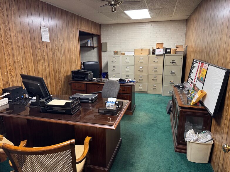 More Photos Of 10408 State Highway 64 E, Tyler Theater Concert Hall For Sale