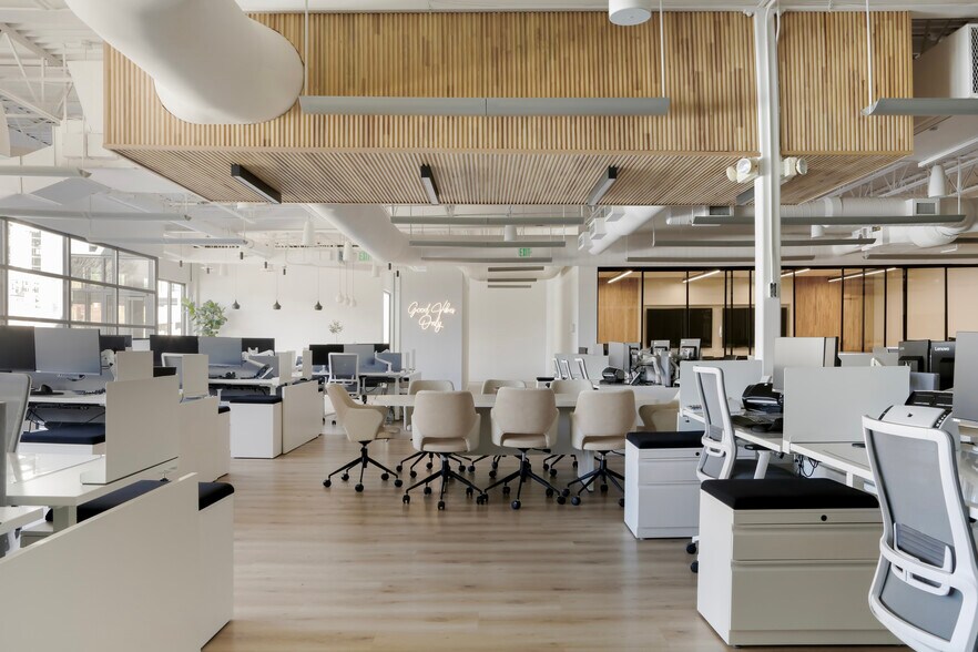 More Photos Of 55 Music Sq W, Nashville Office For Sale