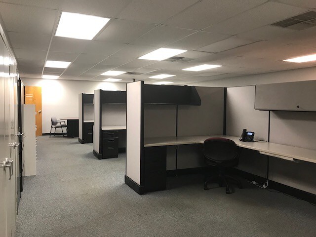 More Photos Of 502 County Road 640 E, Mulberry Office For Sale