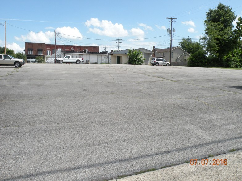 More Photos Of 100 S Mulberry St, Dickson Coworking Space