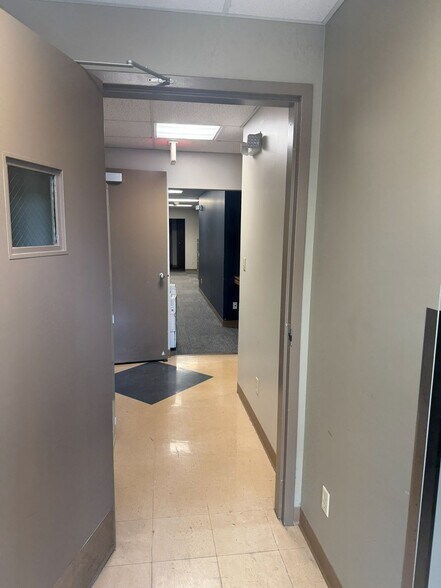 More Photos Of 2709 McGraw Dr, Bloomington Office Residential For Sale