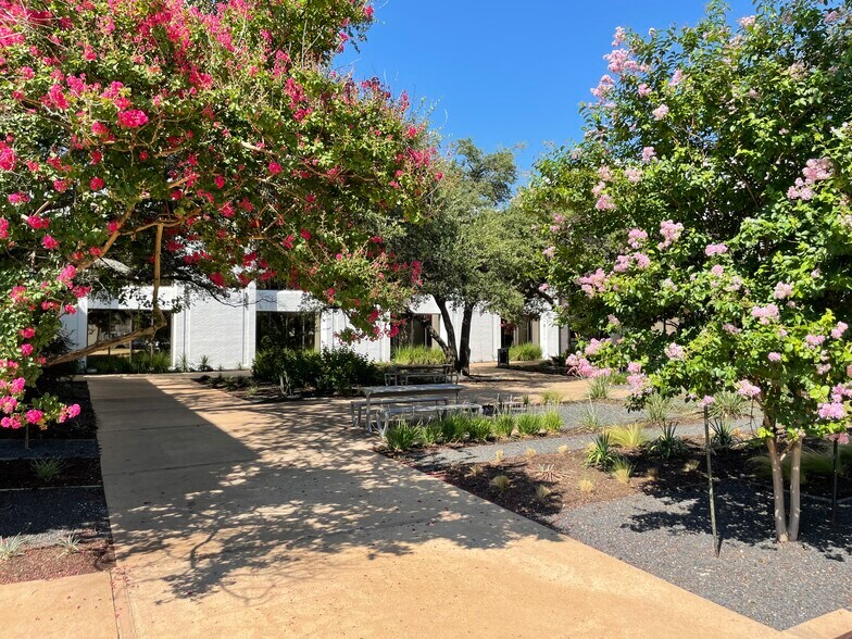 More Photos Of 7800 Shoal Creek Blvd, Austin Office For Lease