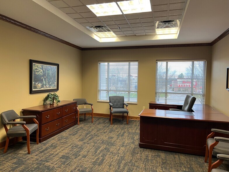 More Photos Of 6501 Kingston Pike, Knoxville Bank For Lease