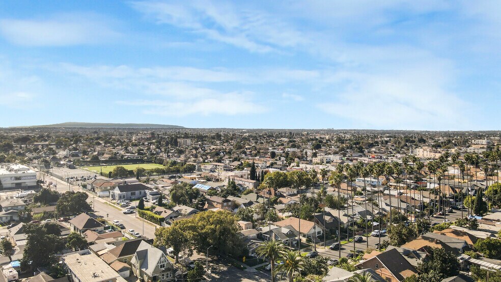 More Photos Of 838 E 43rd St, Los Angeles Apartments For Sale