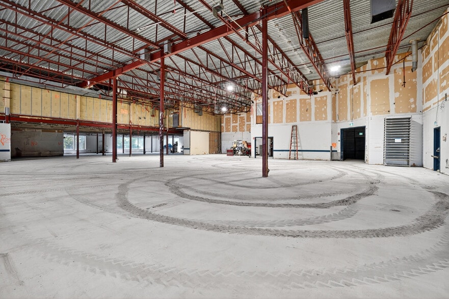 More Photos Of 850 Av Selkirk, Pointe-claire Warehouse For Sale