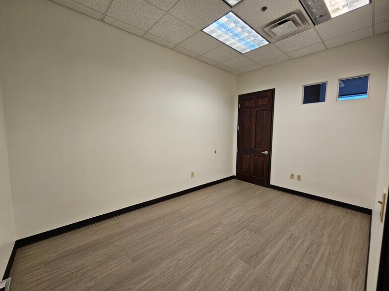 More Photos Of 18205 N 51st Ave, Glendale Medical For Lease