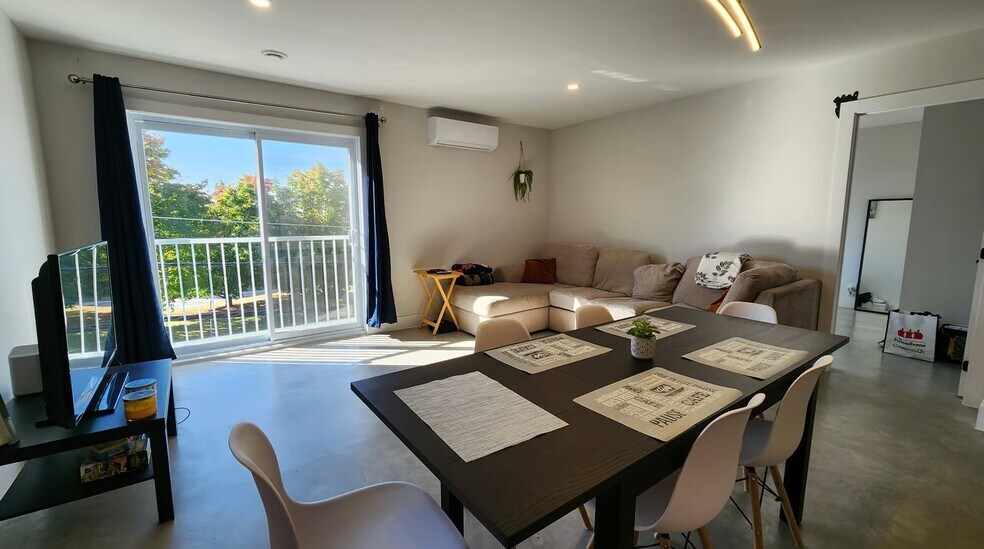 More Photos Of 715 Rue De La Bruère, Sherbrooke Apartments For Sale