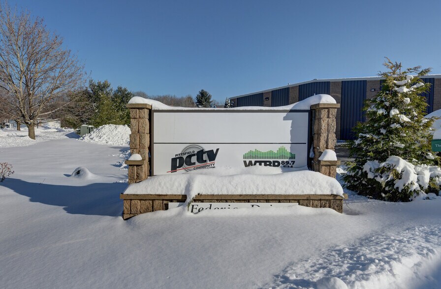More Photos Of 4 Federico Dr, Pittsfield Office For Sale