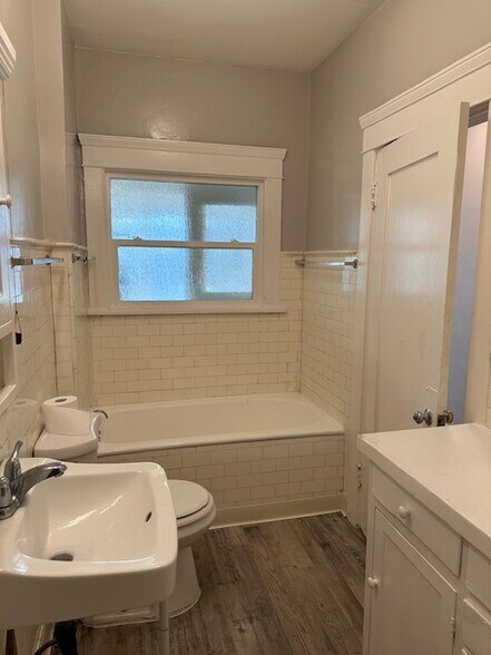 More Photos Of 1025 Locust Ave, Long Beach Apartments For Sale