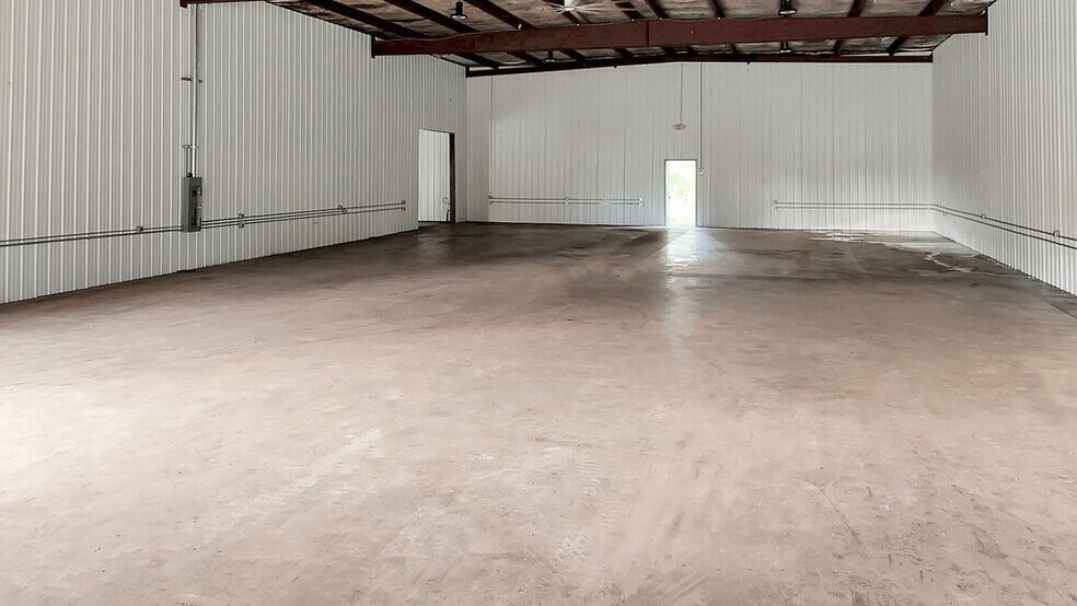 More Photos Of 1425 SE 9th St, Warrenton Warehouse For Sale