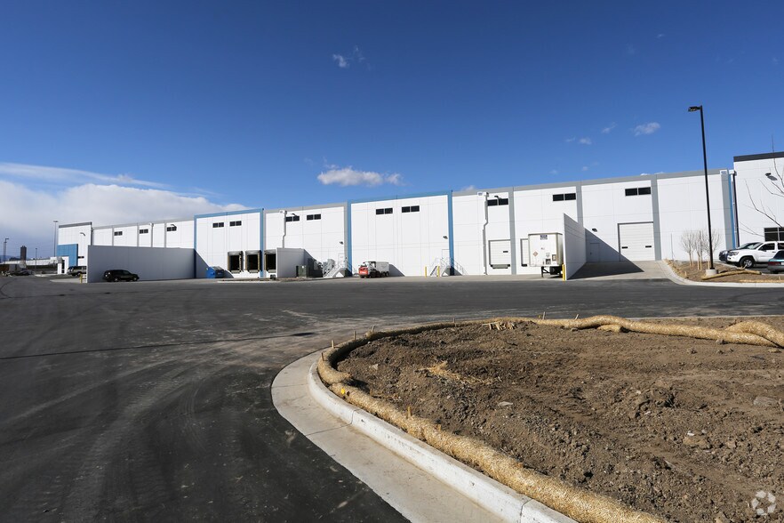 More Photos Of 200 E 55th Ave, Denver Warehouse For Lease
