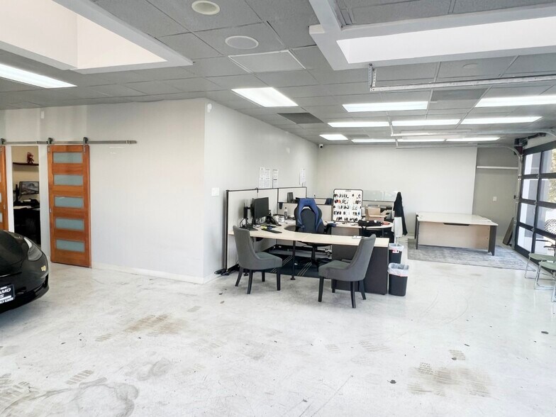 More Photos Of 3219 Auto Plaza, Richmond Office For Lease