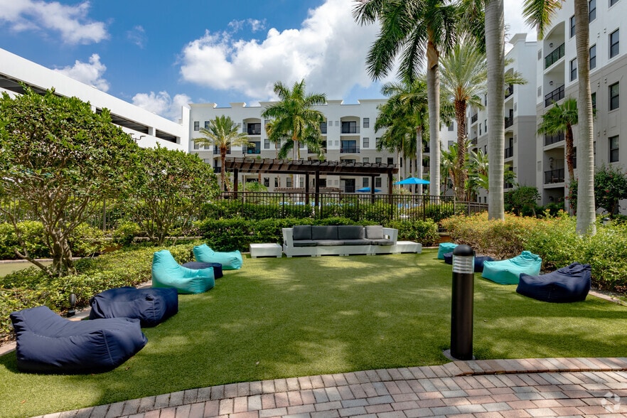 More Photos Of 1351 S Federal Hwy, Boynton Beach Apartments For Lease
