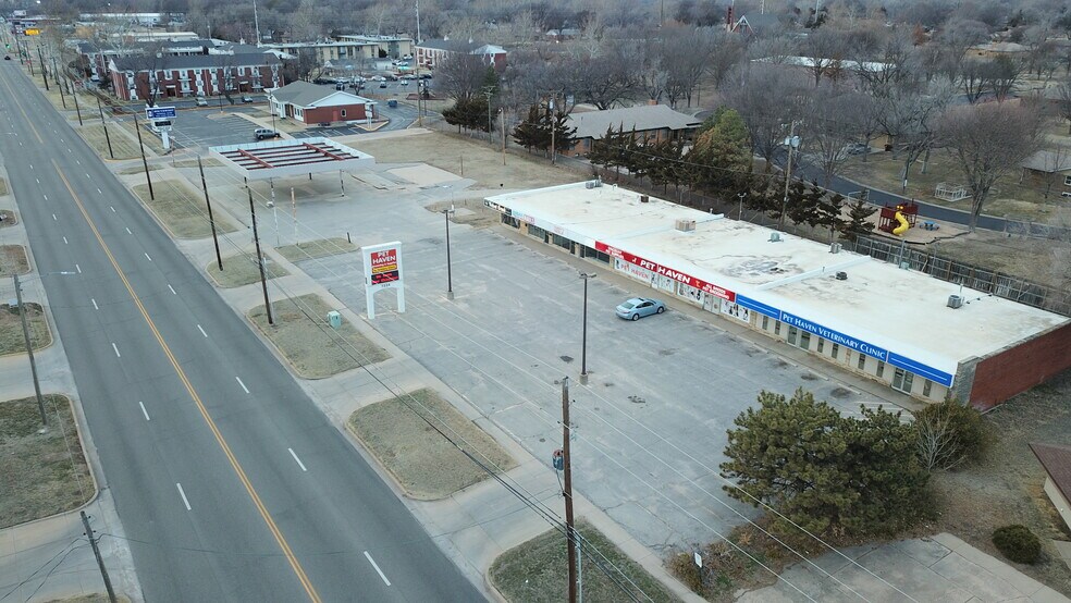 More Photos Of 2518 W 13th St N, Wichita Auto Repair For Sale