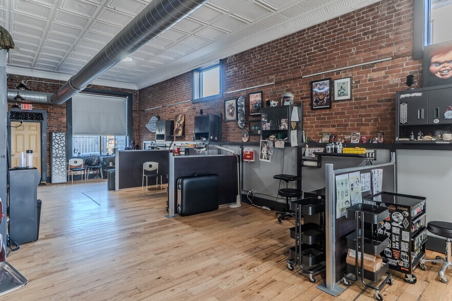 More Photos Of 46-54 Union St, Easthampton Storefront Retail Residential For Lease