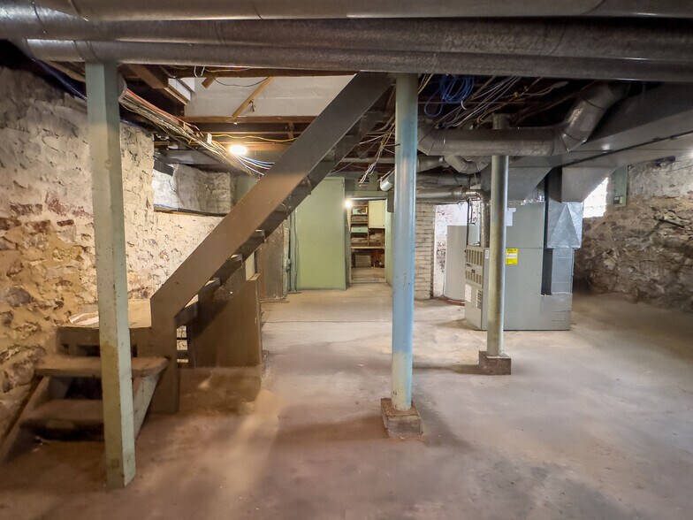 More Photos Of 1367 W Ridge Rd, Rochester Office For Sale