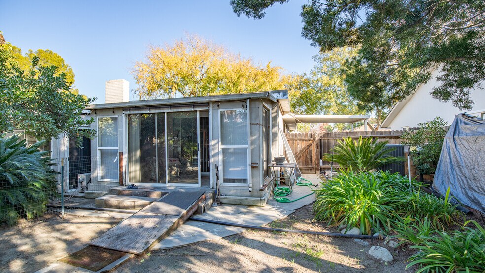 More Photos Of 1403 Rowena Way, Sacramento Specialty For Sale