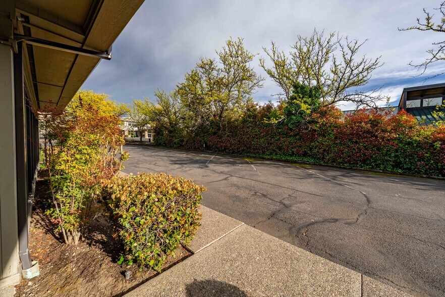 More Photos Of 537 Murphy Rd, Medford Medical For Lease