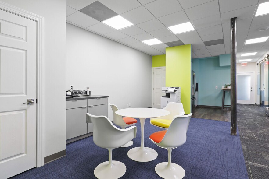 More Photos Of 761B Monroe St, Herndon Office Residential For Lease