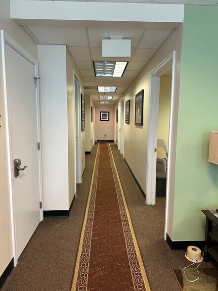 More Photos Of 7300-7350 Heritage Village Plz, Gainesville Coworking Space