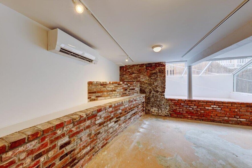 More Photos Of 313 Main St, Wellfleet Storefront Retail Residential For Sale