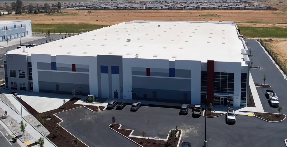 More Photos Of 7070 Badiee Dr, Sacramento Warehouse For Lease