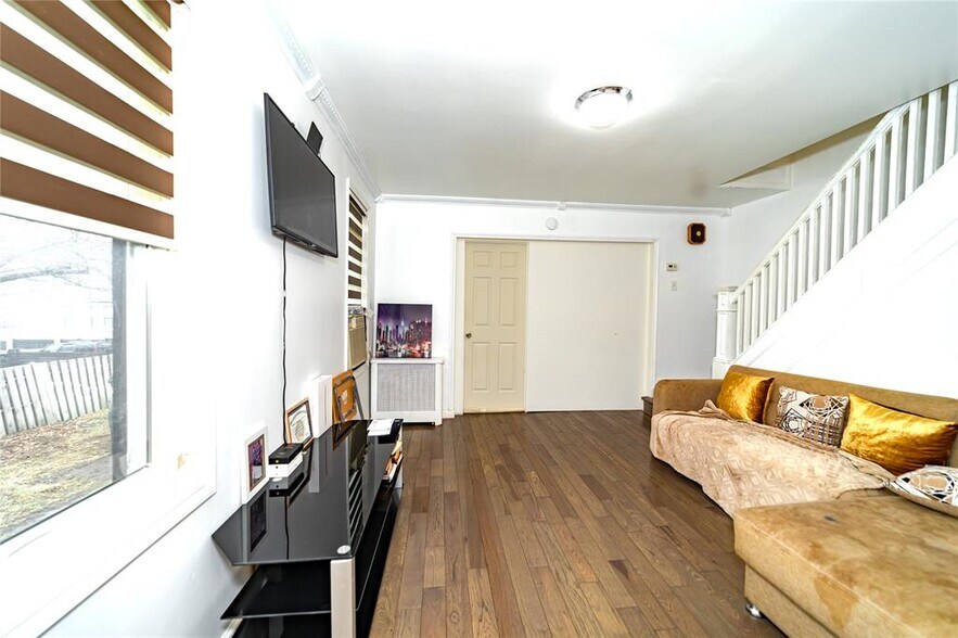 More Photos Of , Glendale Unknown For Sale