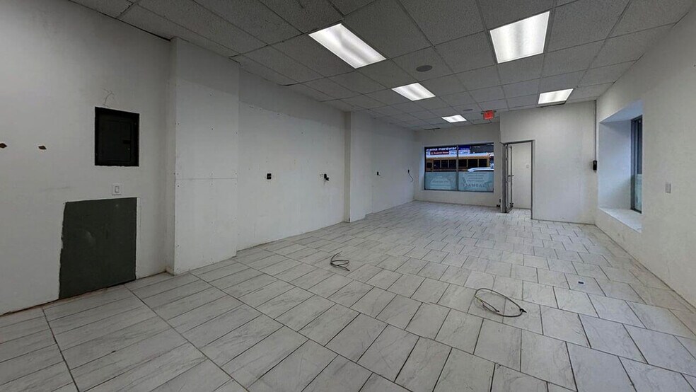 More Photos Of 85-89 Graham Ave, Brooklyn Apartments For Lease