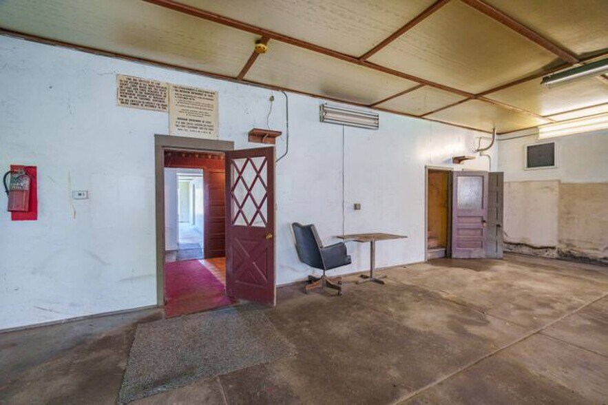 More Photos Of 210 W Main St, Hartford Freestanding For Sale