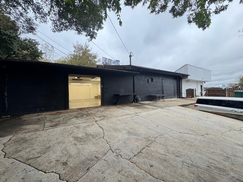 More Photos Of 6100 Peachtree Industrial Blvd, Atlanta Freestanding For Lease