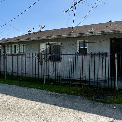 More Photos Of 10007 S San Pedro St, Los Angeles Apartments For Lease