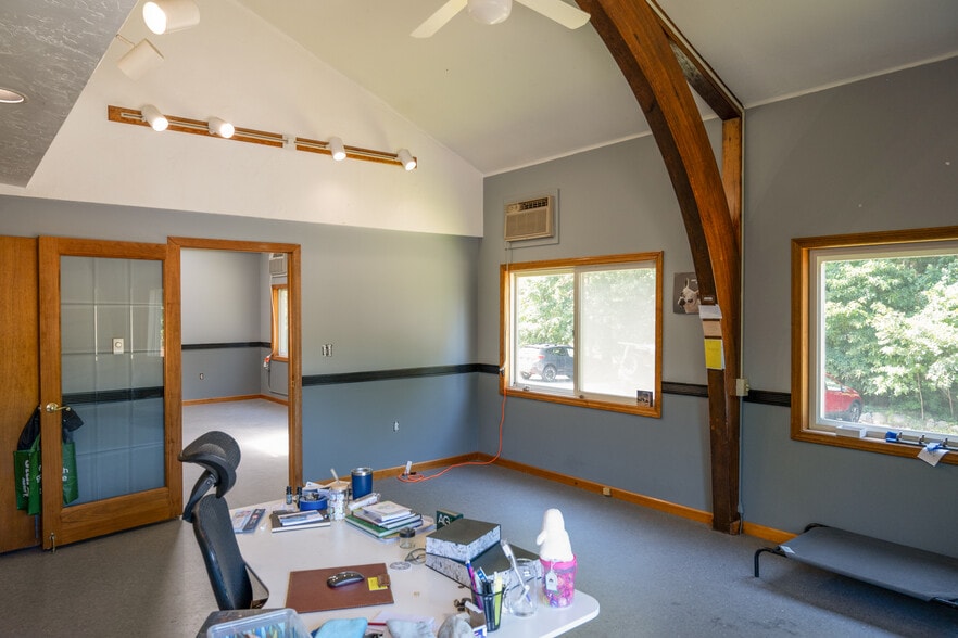 More Photos Of 737 Washington St, Pembroke Light Manufacturing For Sale