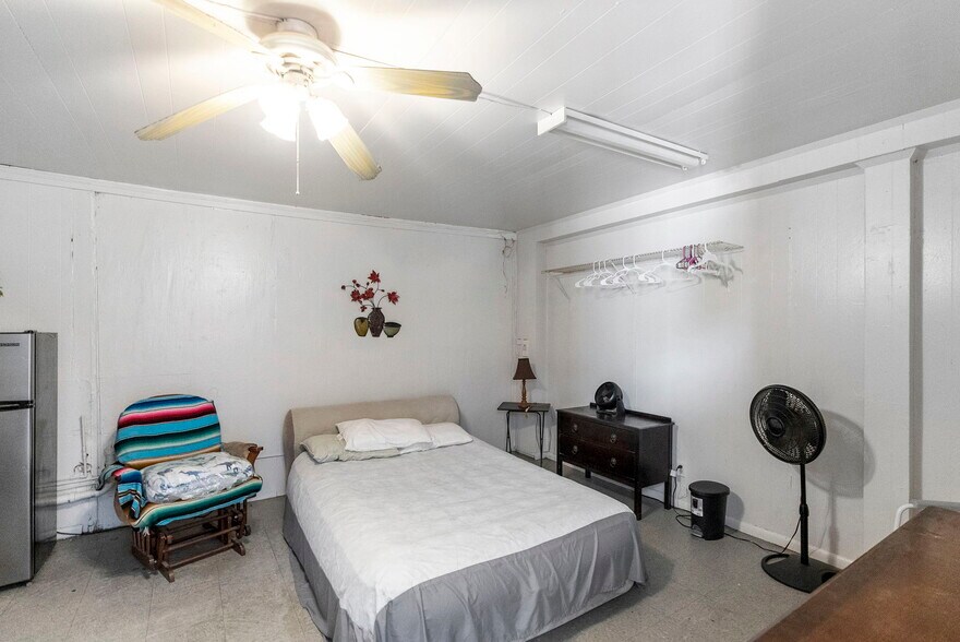 More Photos Of 2814 Main St, Ingleside Storefront For Sale