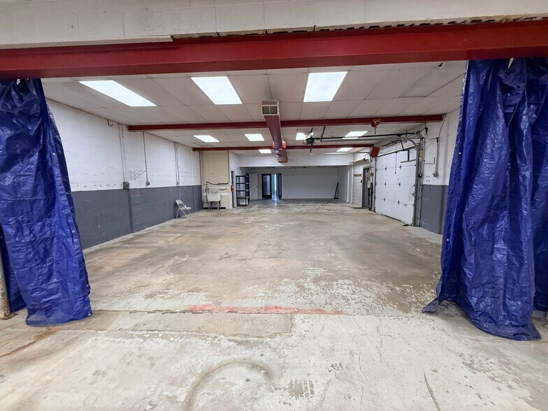 More Photos Of 1525 Parkway Ave, Trenton Manufacturing For Lease