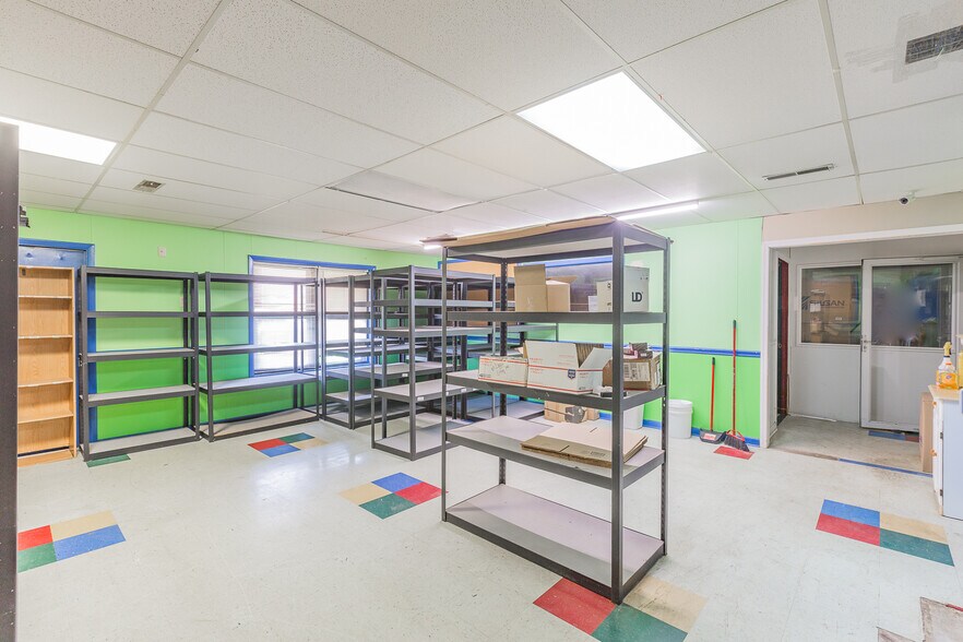 More Photos Of 300 Alamar St, Fort Oglethorpe General Retail For Sale