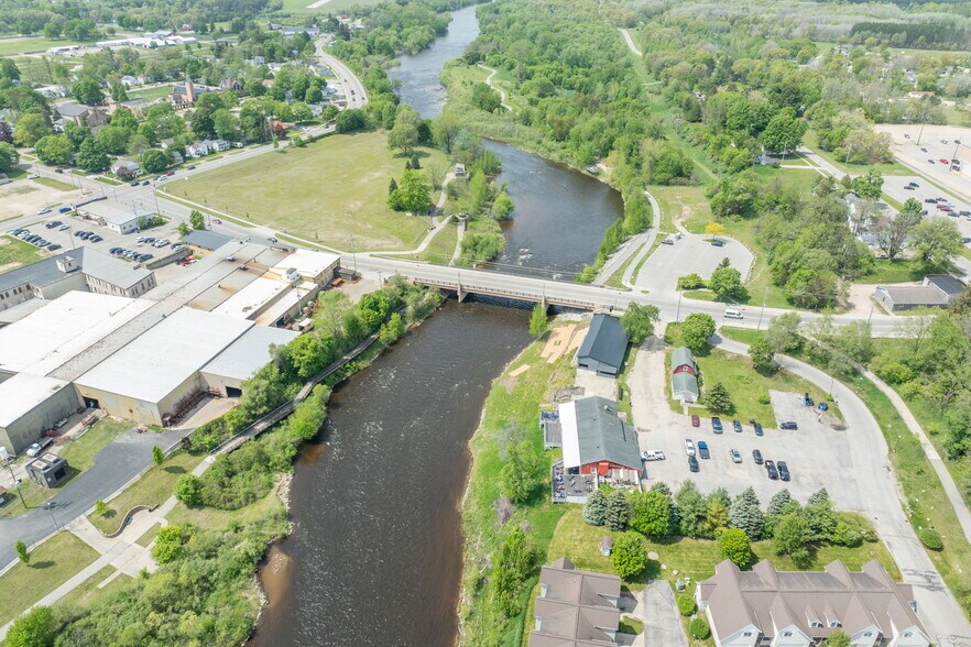 More Photos Of 226 Baldwin St, Big Rapids Light Distribution For Sale
