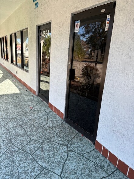 Primary Photo Of 4500 Commercial Way, Spring Hill Storefront Retail Office For Lease