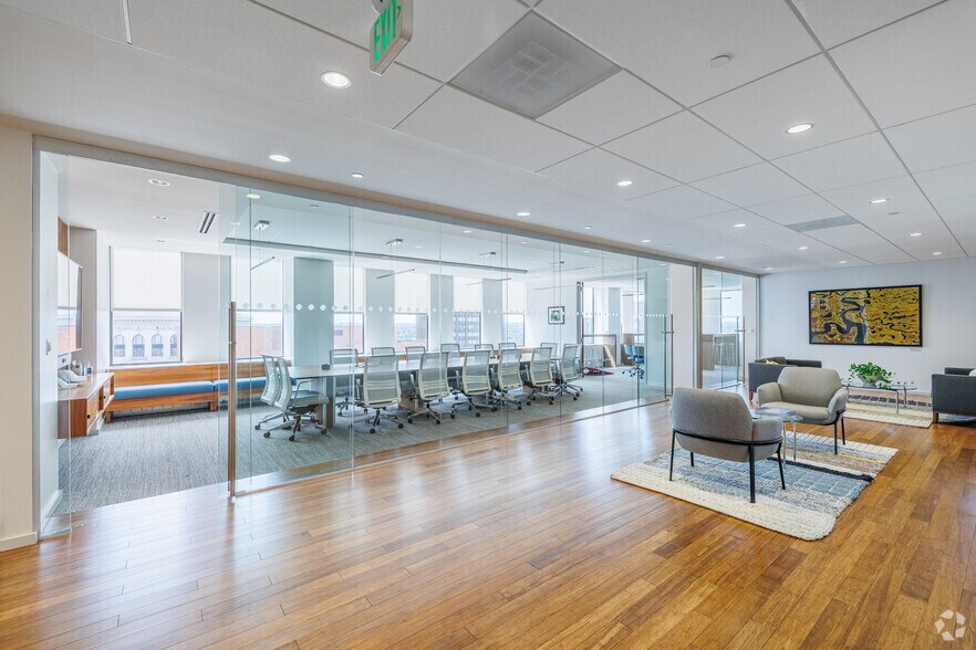 More Photos Of 201 N Charles St, Baltimore Office For Lease