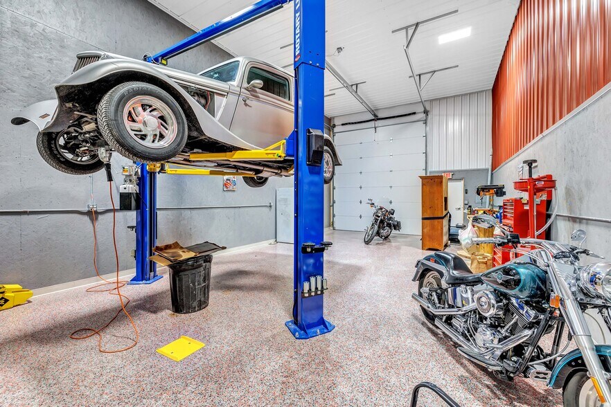 More Photos Of 5254 County Road R, Denmark Service For Lease